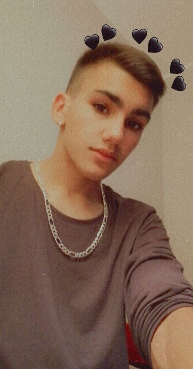  21652756  Andrzej, 22 ,    