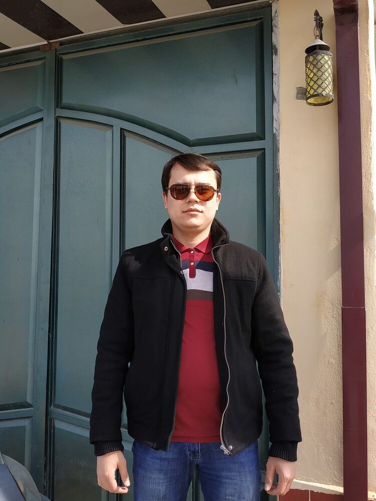  15449866  Islombek, 31 ,    