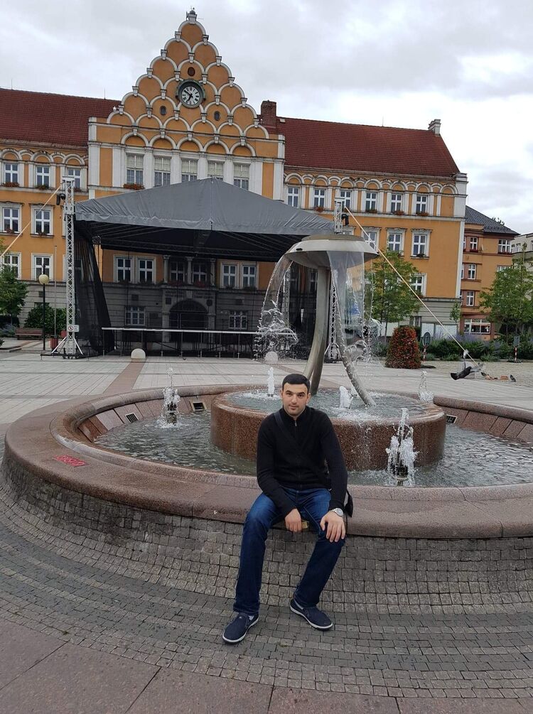  Malachov,   , 40 ,   ,   