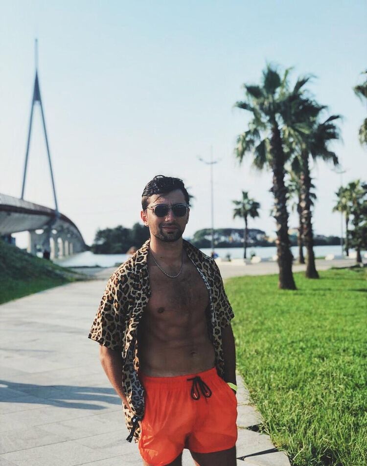 ,   Mika, 33 ,   ,   , c , 