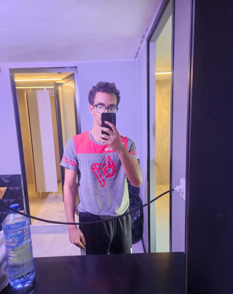 ���������� ������, ���� ����� Yassine, 25 ���, ������������ ��� ����� � ���������, c�������� ���������