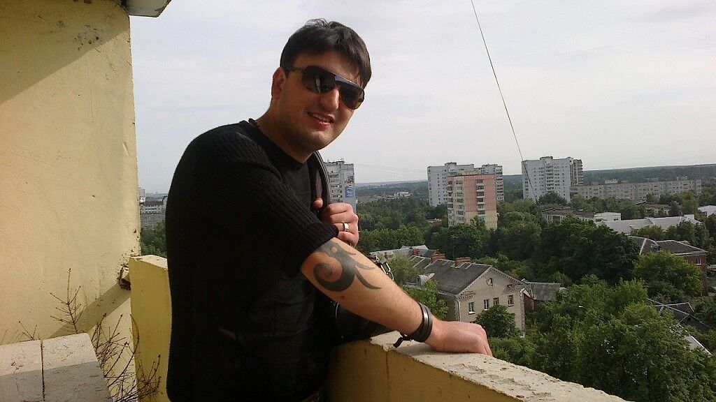  ,   Artem, 38 ,   ,   , c 