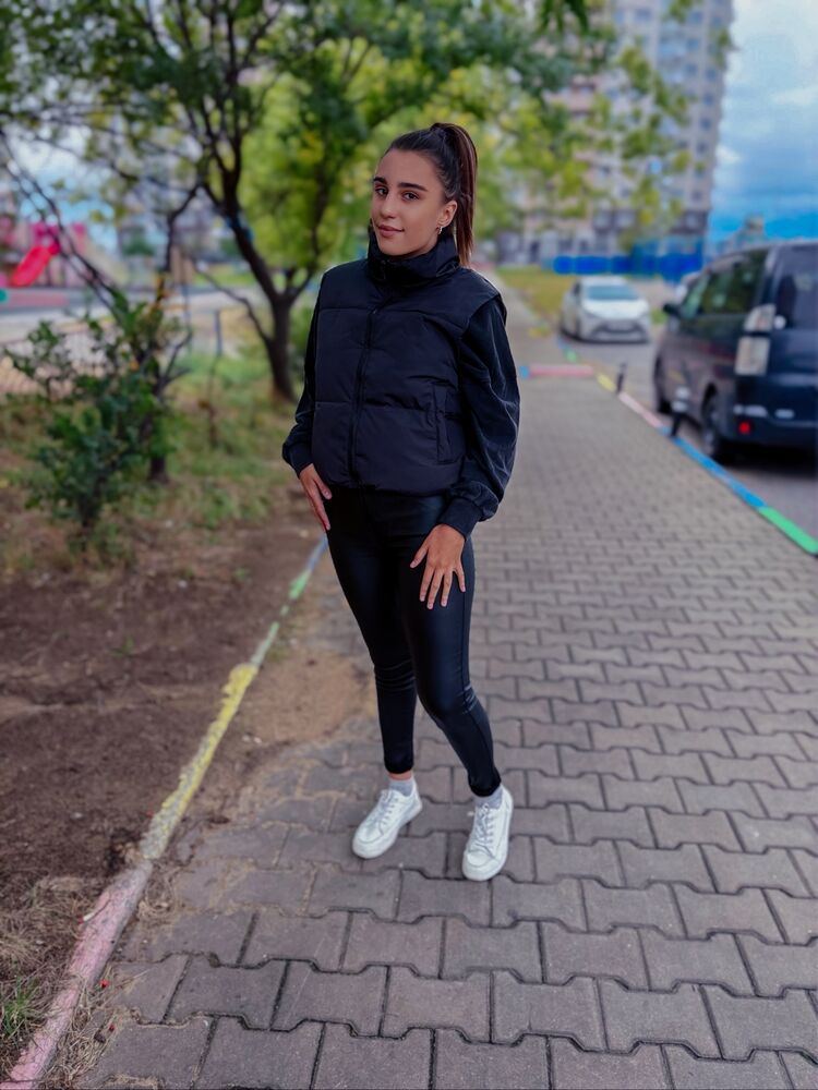  ,   Anastasia, 25 ,   ,   