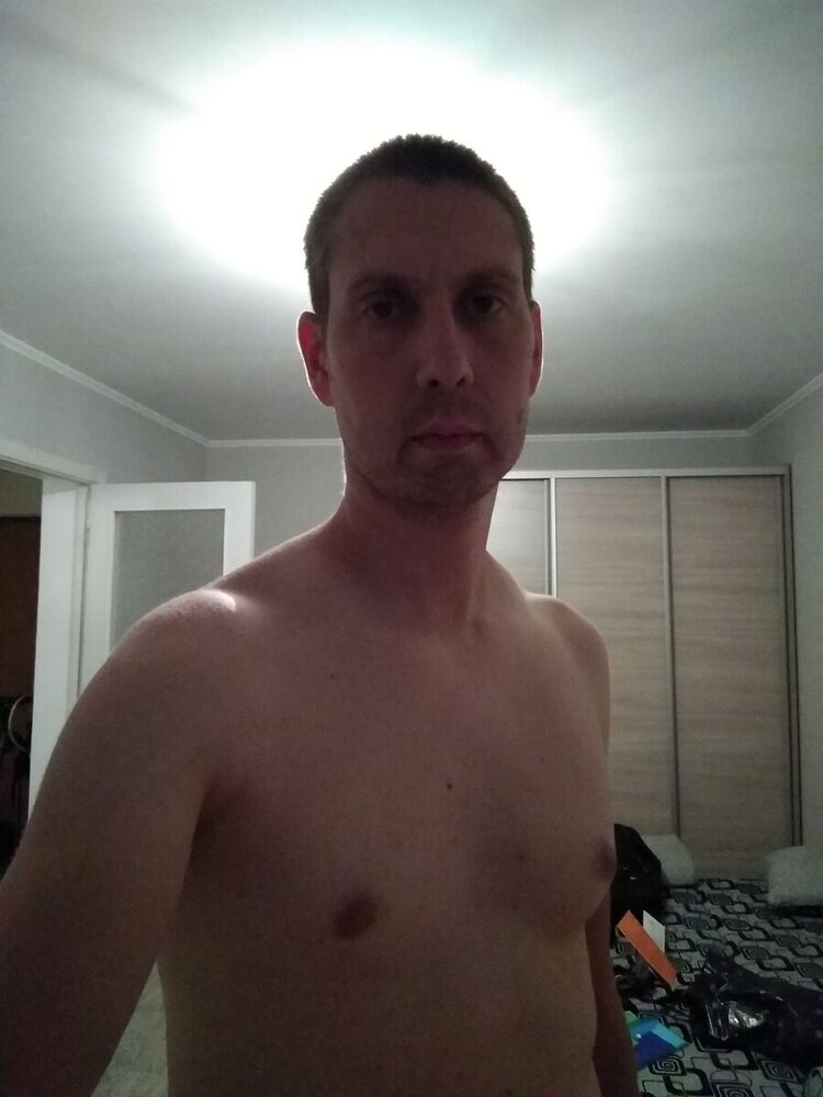  21127586  AlexHitt, 40 ,    