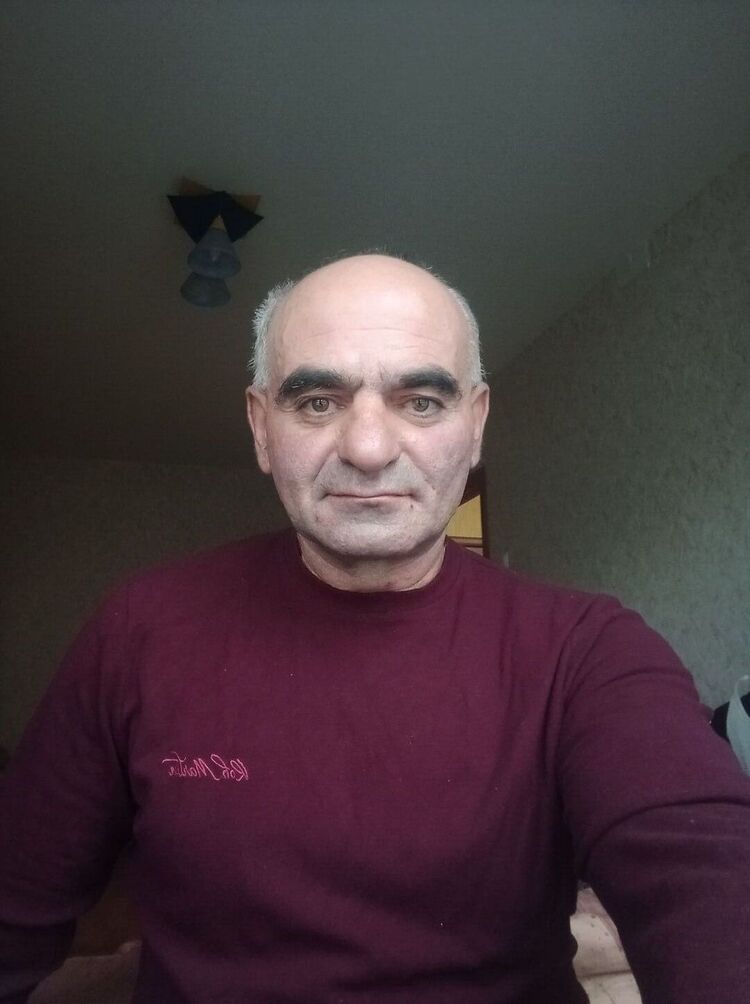  38578616  , 54 ,    