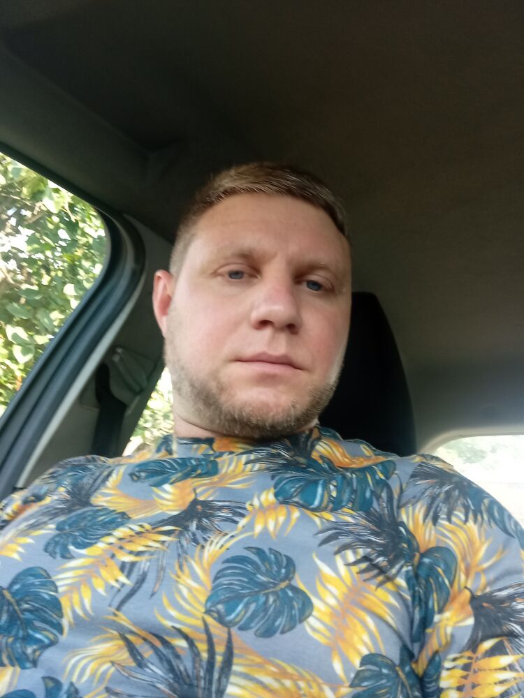  ,   Alex, 37 ,   ,   