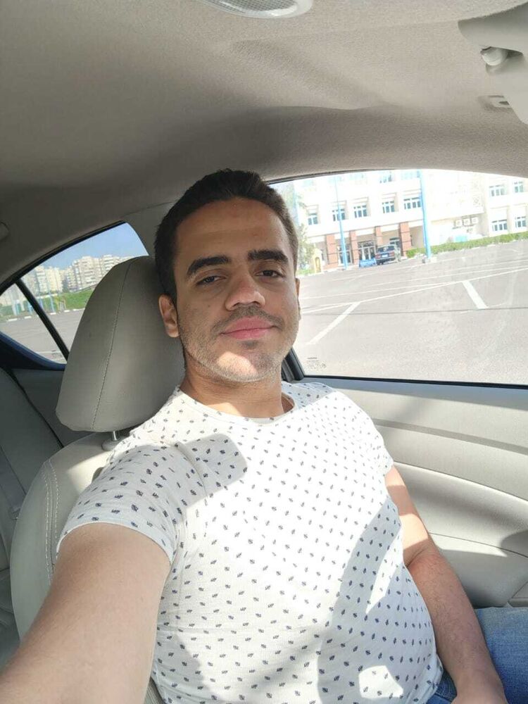  33672326  Mohamed, 24 ,    