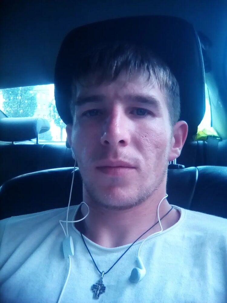  25230966  Viktor, 36 ,    