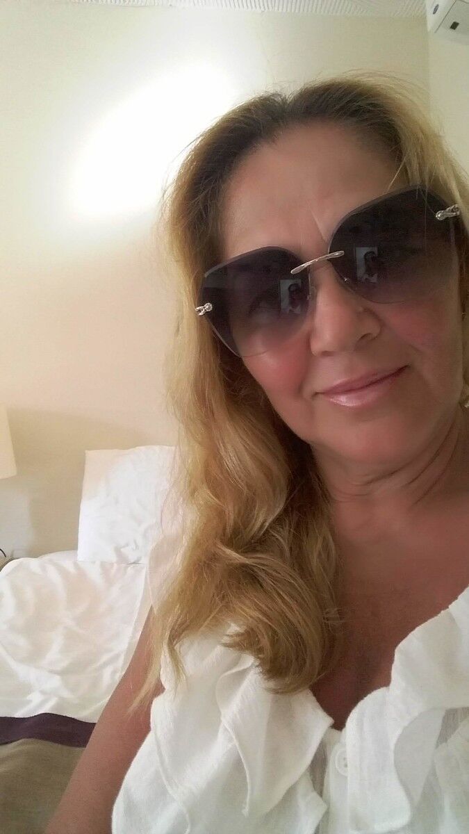  18927736  Sabina, 59 ,    