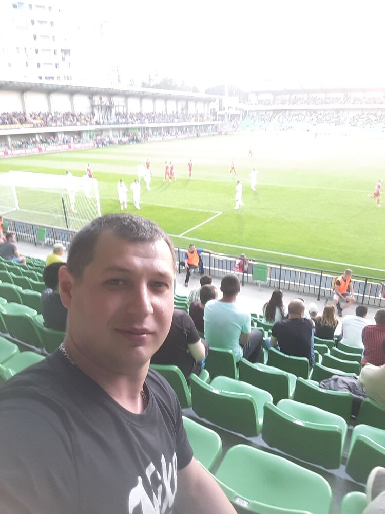  35258486  Andrei, 38 ,    