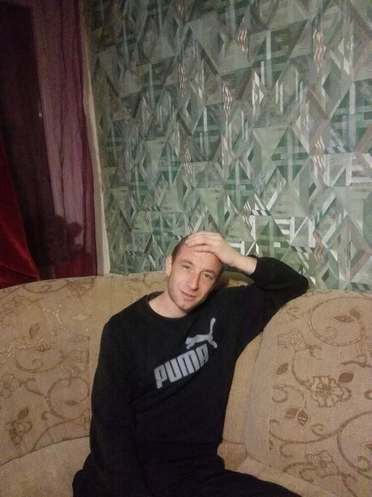  44406616  Aleksandrs, 38 ,    