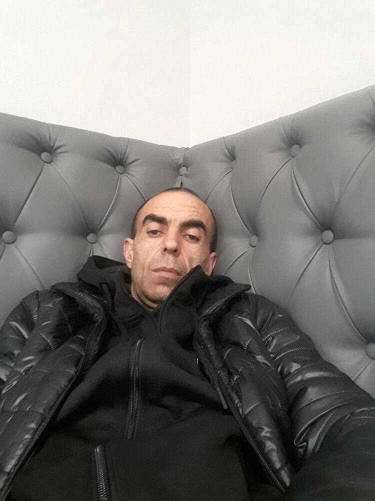  37923666  , 42 ,     