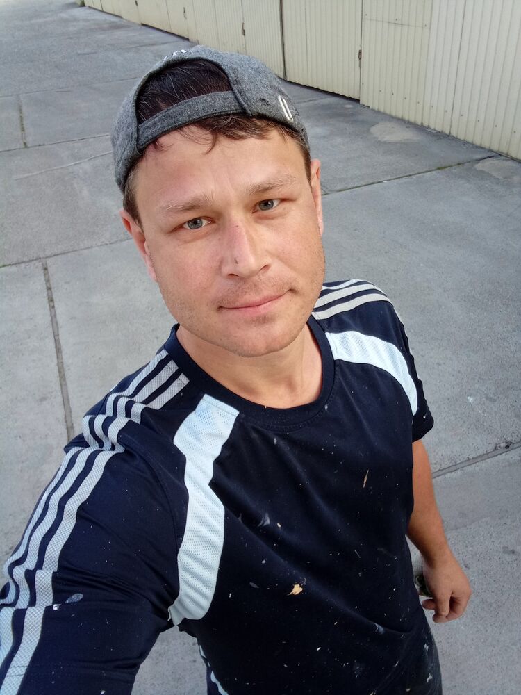  26664206  Alexander, 37 ,    