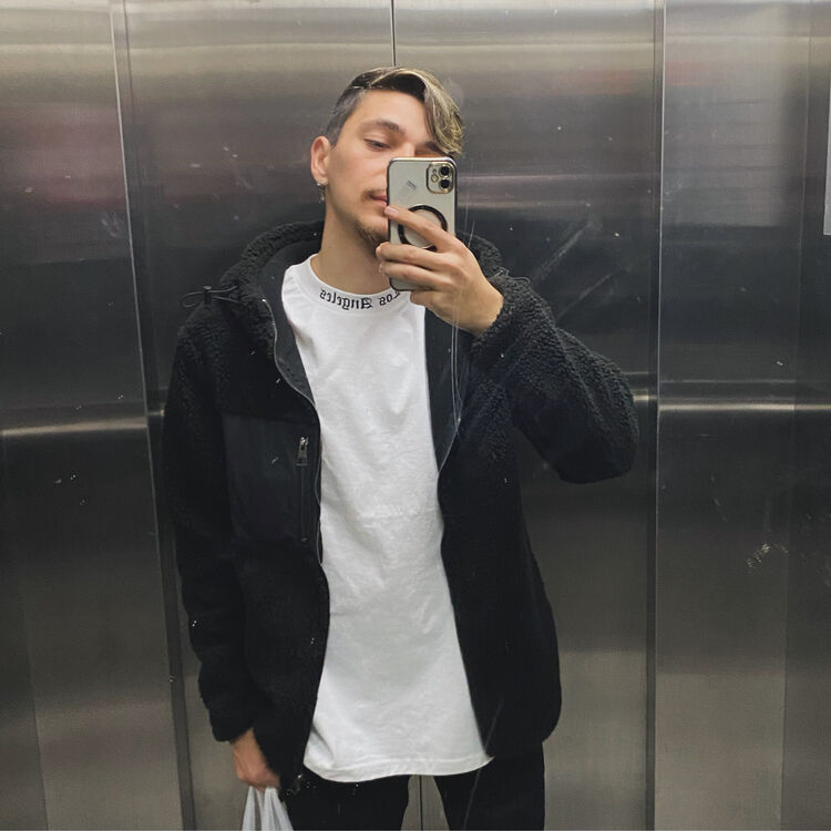  46925676  arlo, 27 ,    