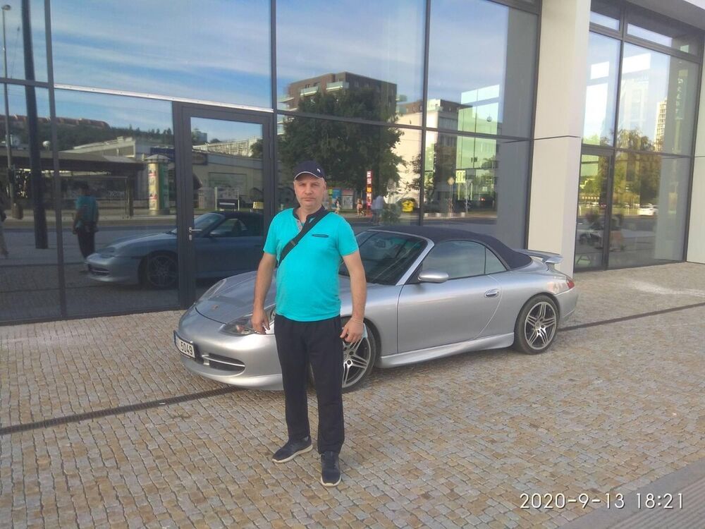  22411346  Ruslan, 48 ,    