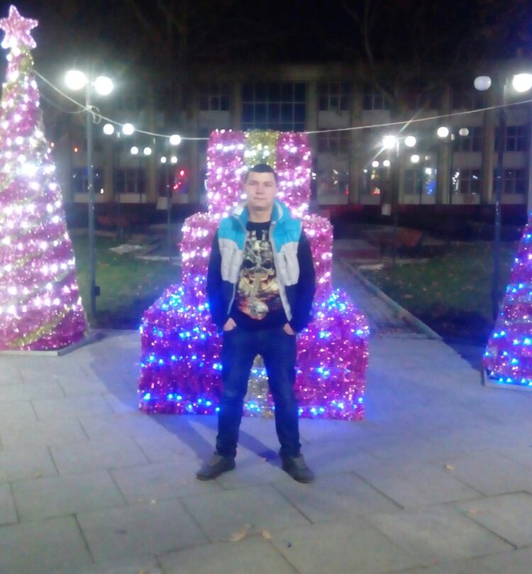  11284386  Viktor, 75 ,    