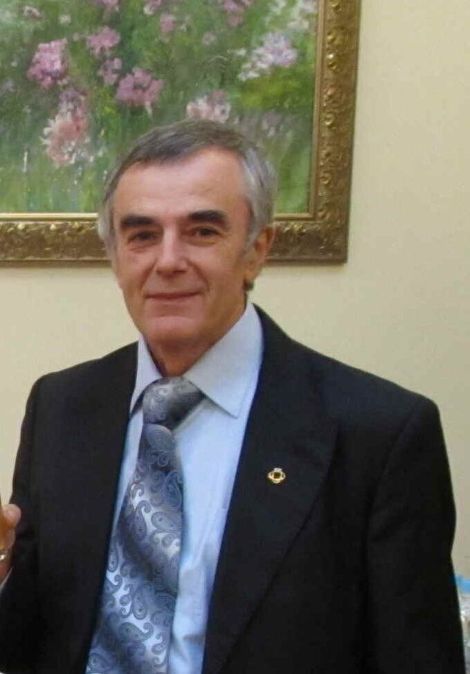  37887426  , 70 ,    