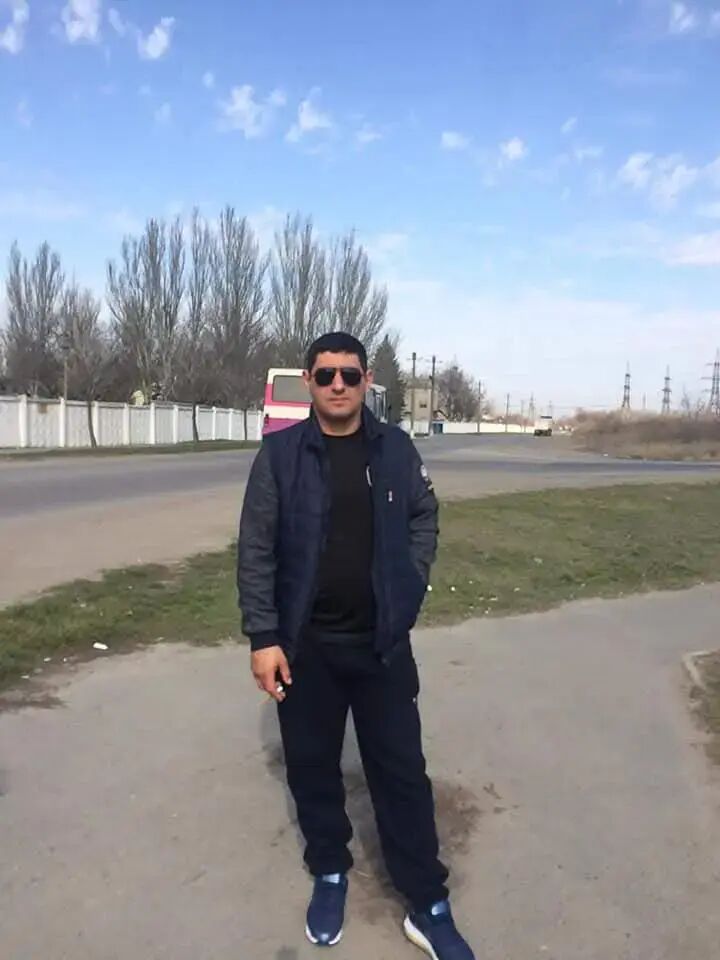  49612096  Irakli, 44 ,    