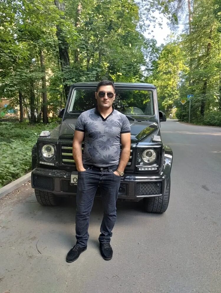  ,   Arman, 30 ,   ,   