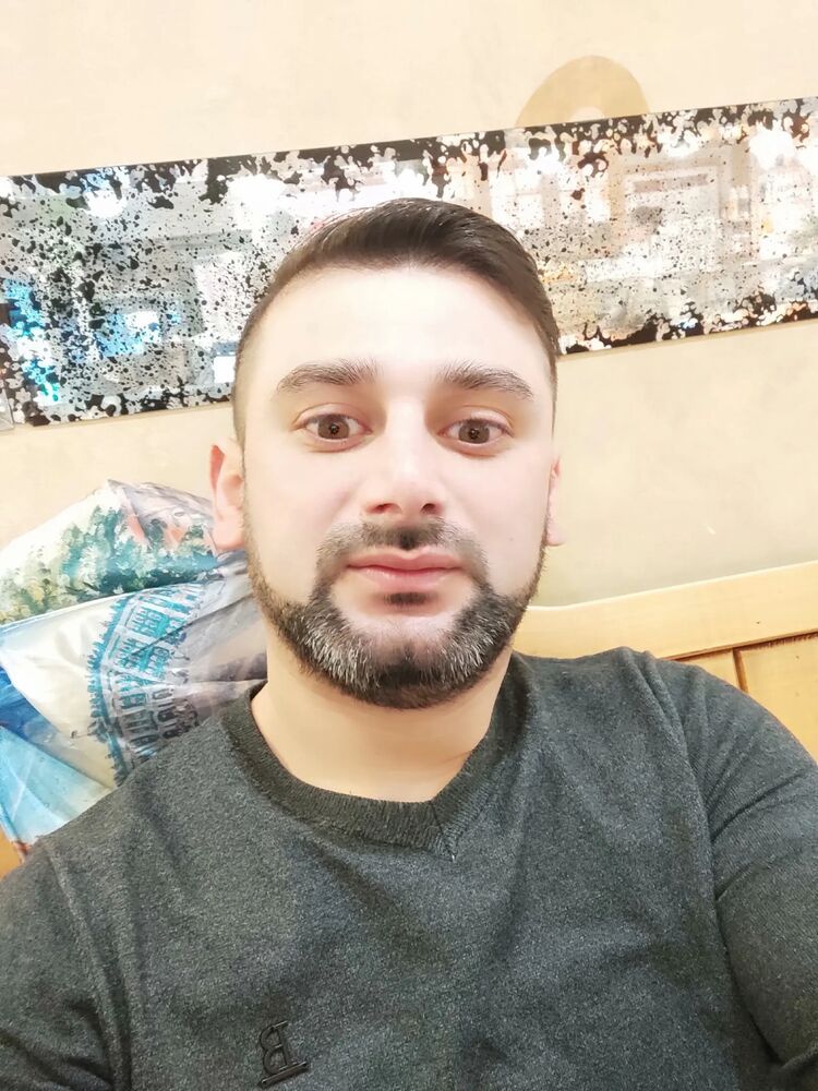  43512256  Bayram, 38 ,    