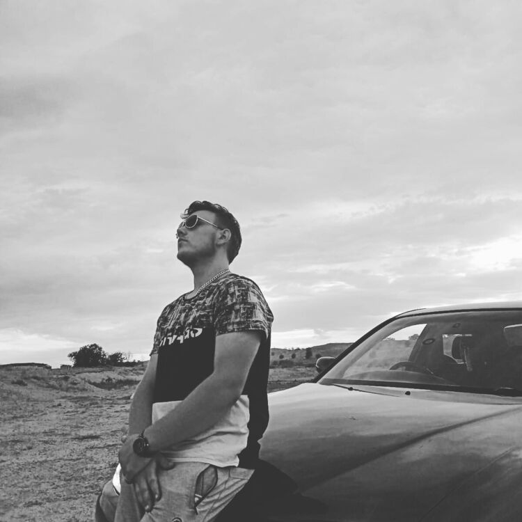  ,   Ivan, 21 ,   ,   
