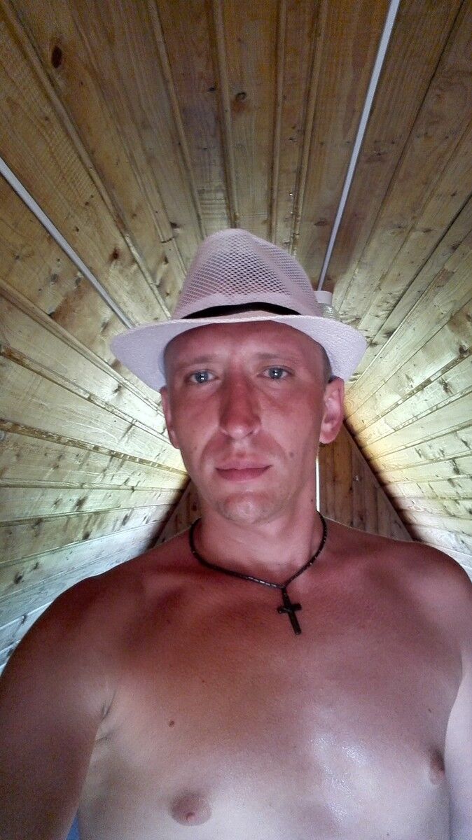  13440866  Mykola, 37 ,    