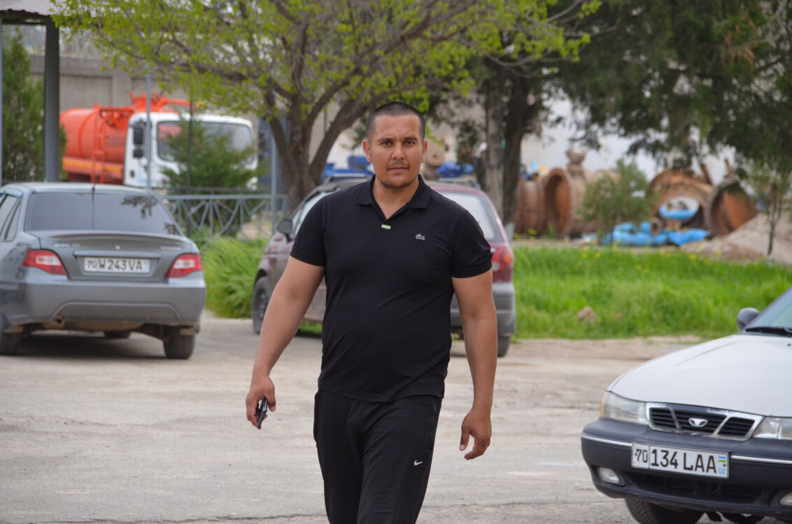  42305226  Alisher, 31 ,    
