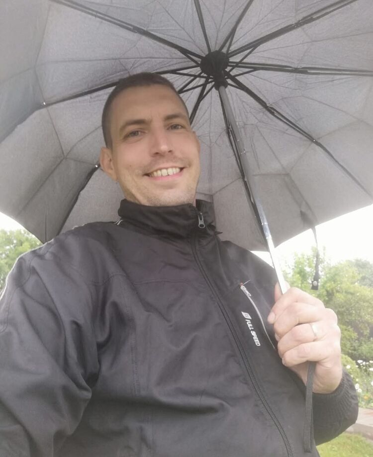  54790076  Roman, 38 ,    