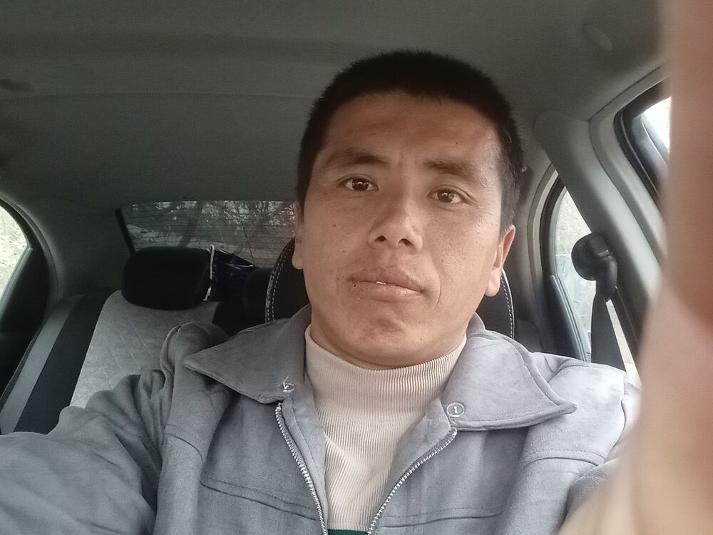  ,   Axmadjon, 32 ,   ,   