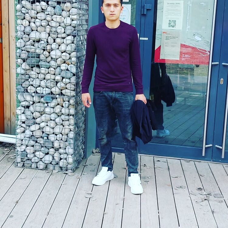  ,   Farid, 25 ,   c 