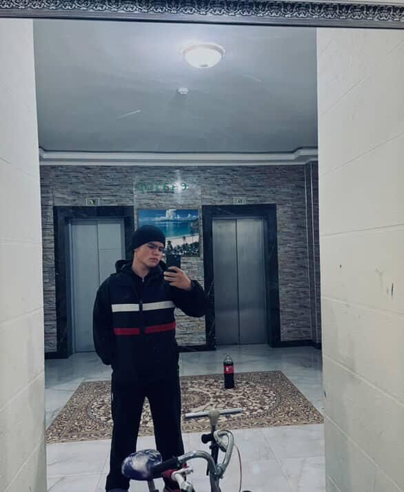  52615146  Nurgisa, 18 ,    