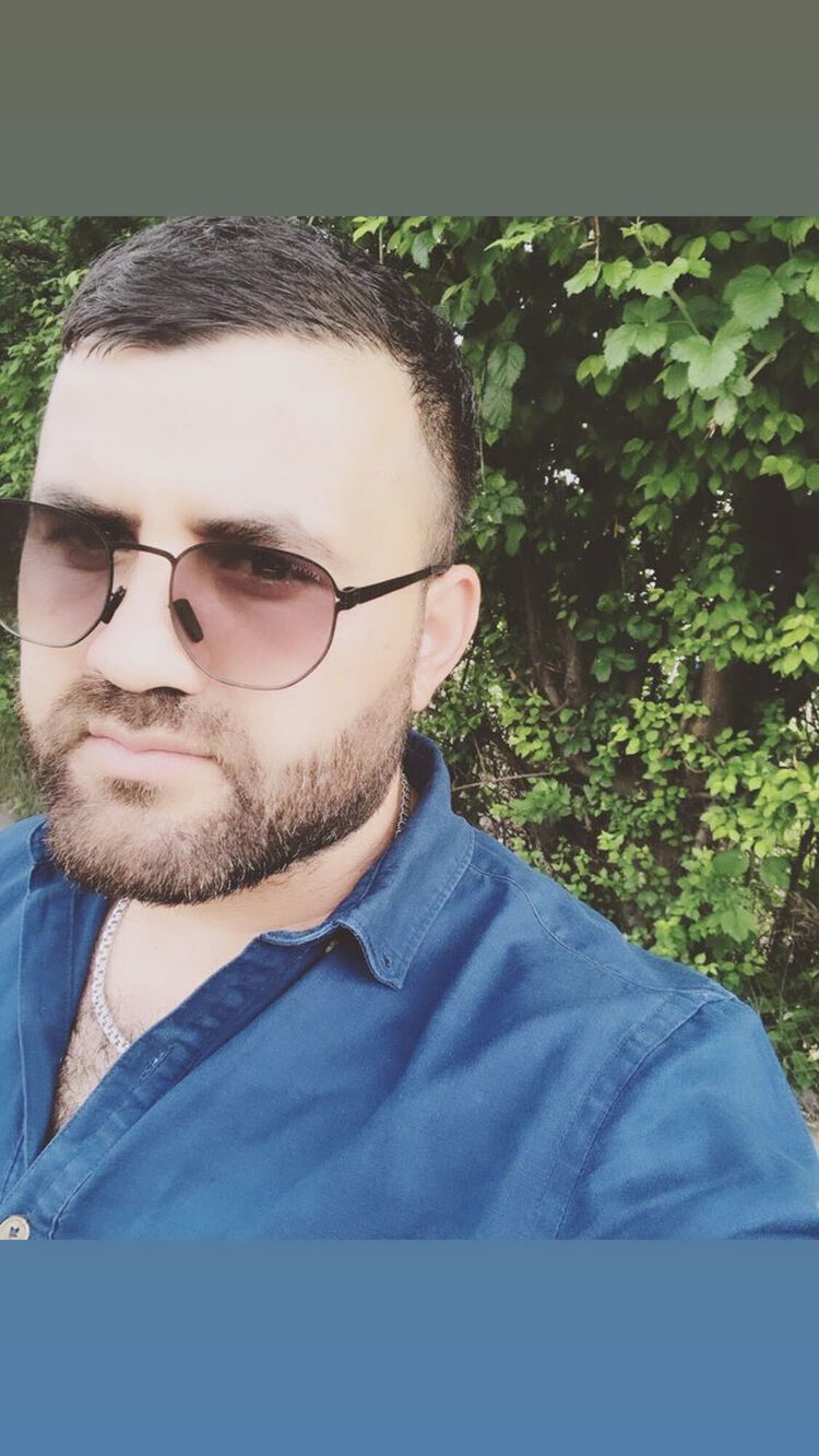  23725846  Turik, 33 ,    