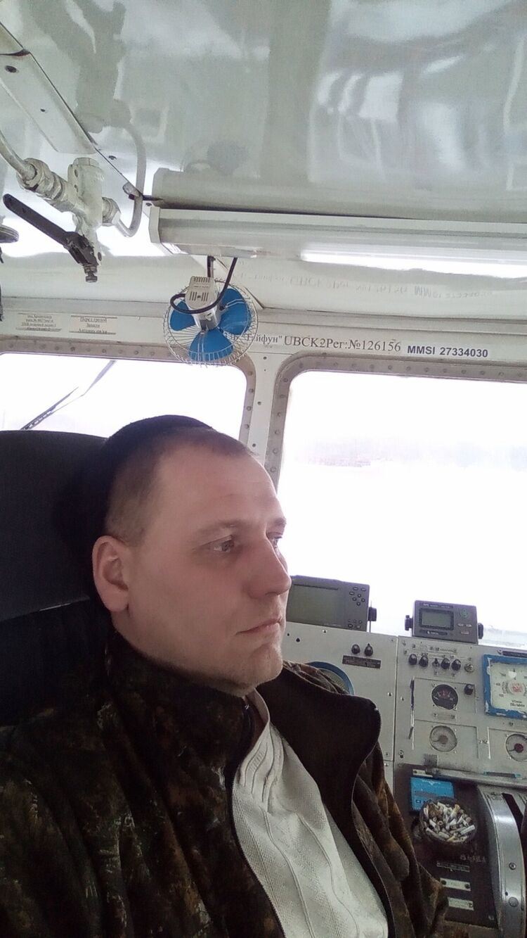  46596326  , 41 ,    