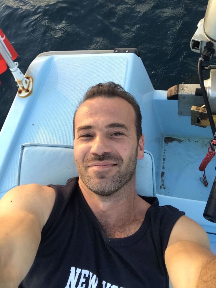  53029766  Denis, 41 ,    