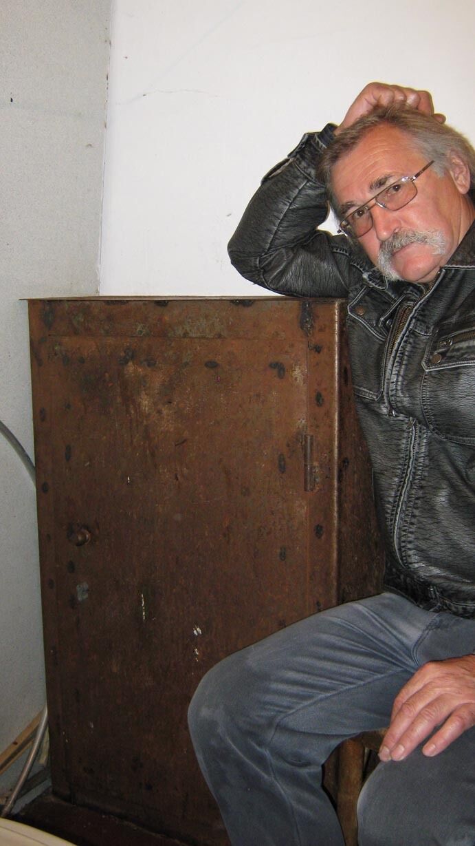  52296756  , 45 ,    -