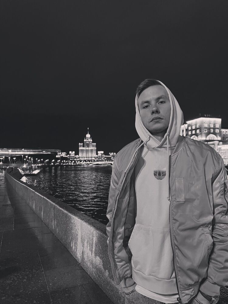  ,   Alex, 24 ,   ,   