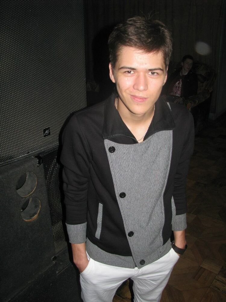  18402886  Roma, 33 ,    