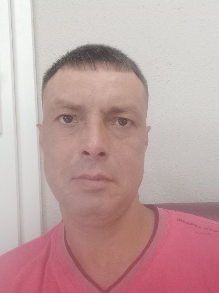  44819306  Bratam, 39 ,    