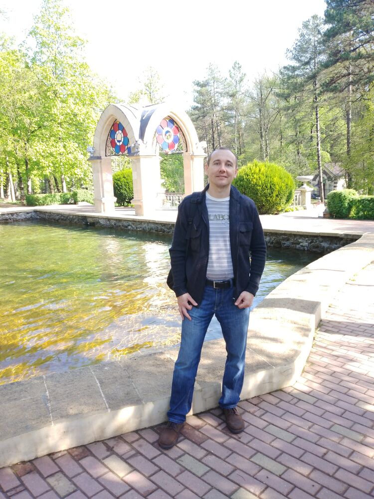 --,   Pavel, 42 ,   ,   