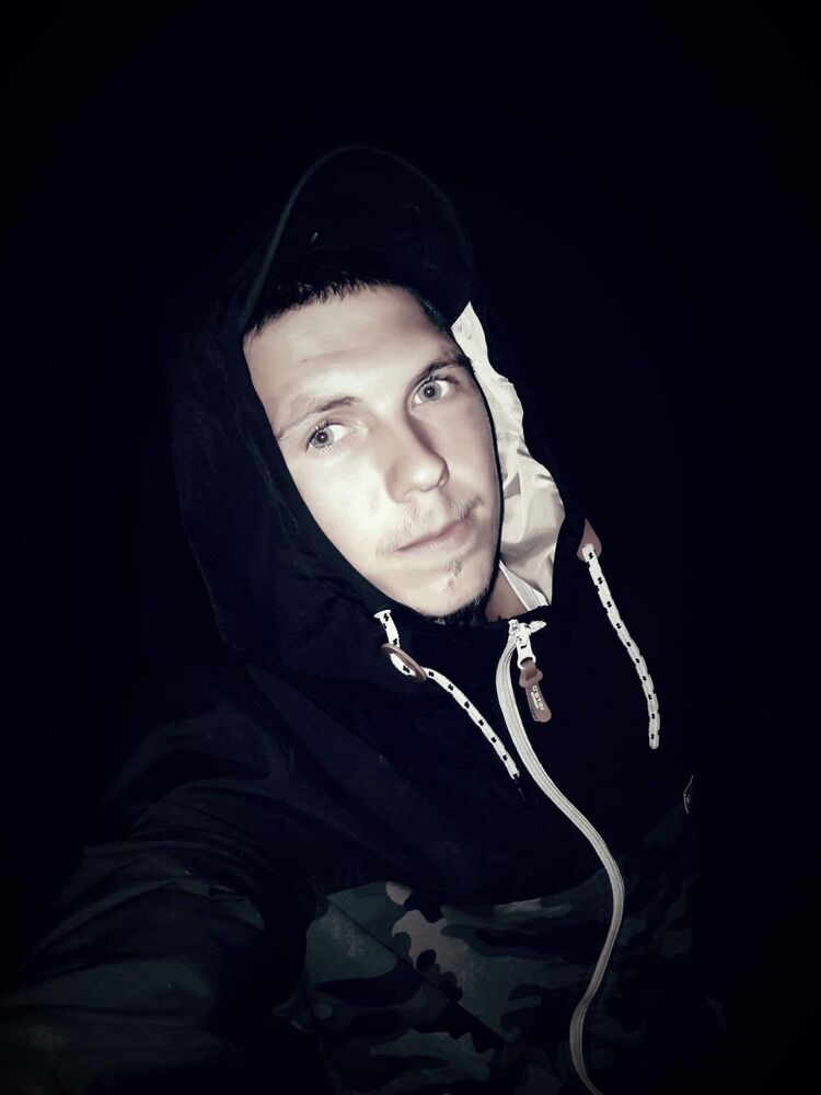  38537566  VADIM, 26 ,    