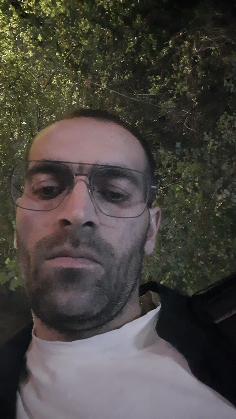  46188916  Ruben, 32 ,    