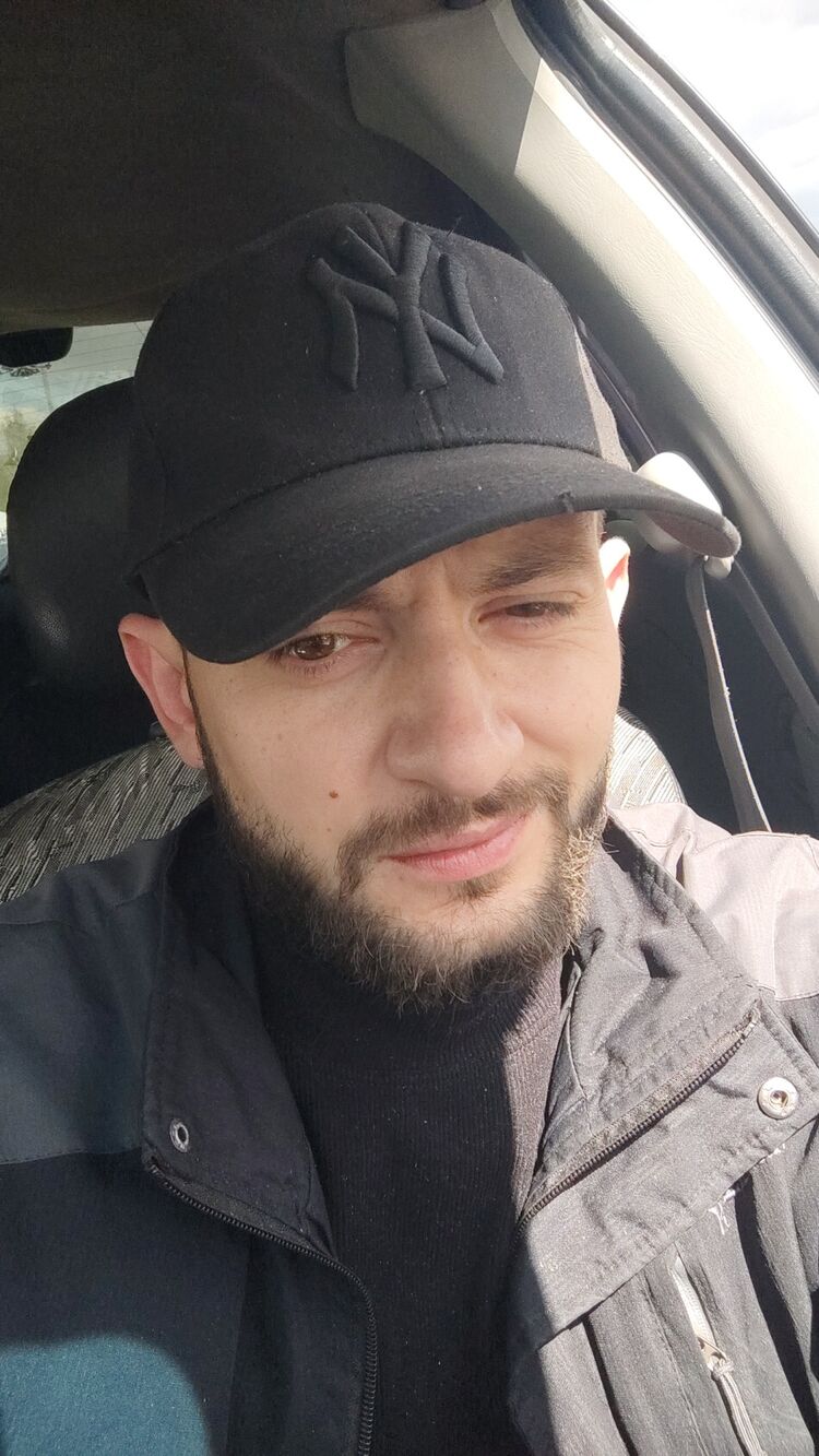 34365276  Artem, 33 ,    