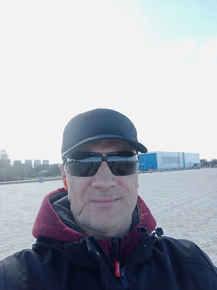  42341376  Sergej, 47 ,    