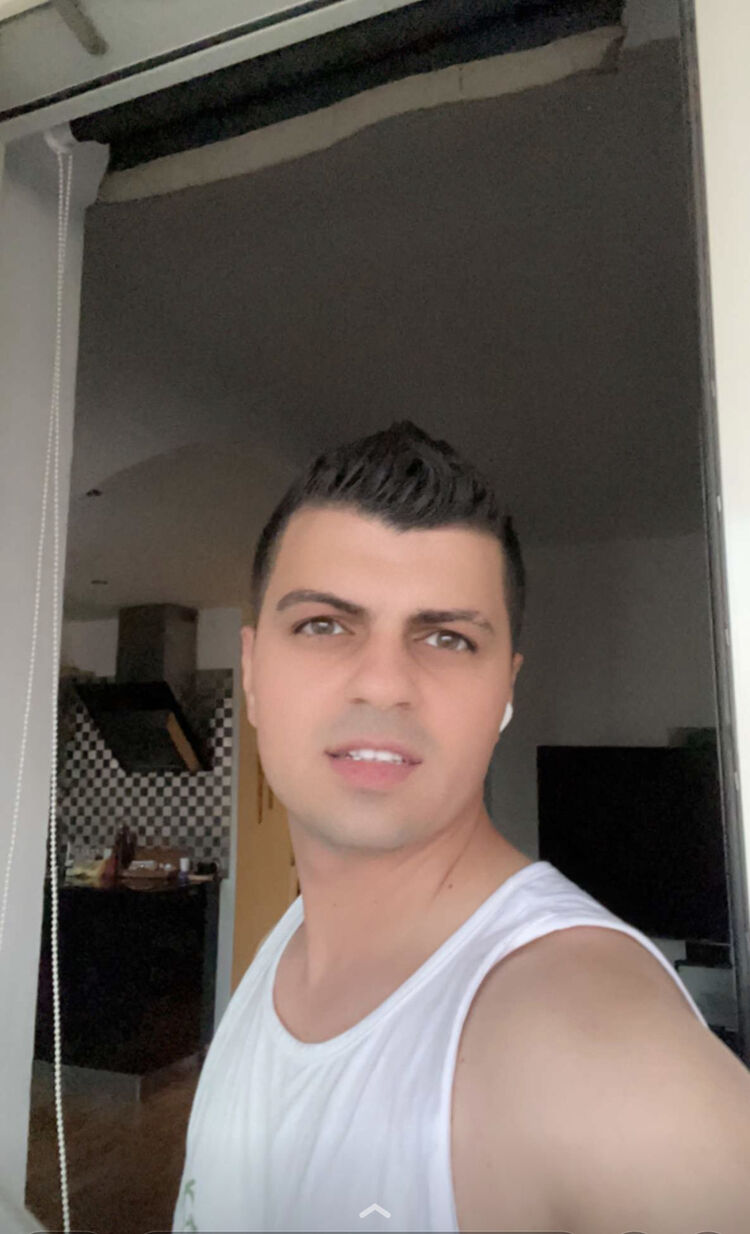  44584796  Roni, 33 ,    