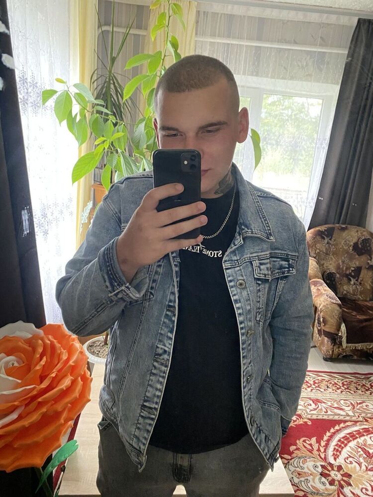  37786296  Roma, 23 ,    