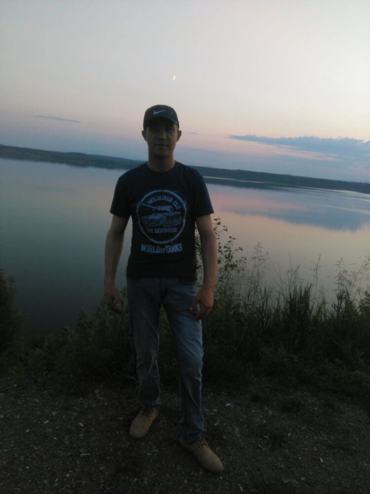  ,   Fred, 42 ,   
