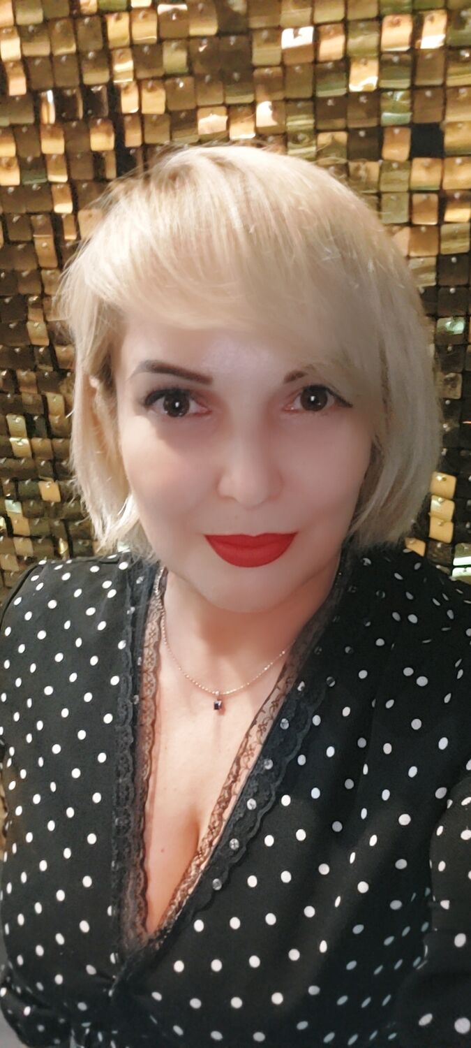  53901656  Lilia, 51 ,    