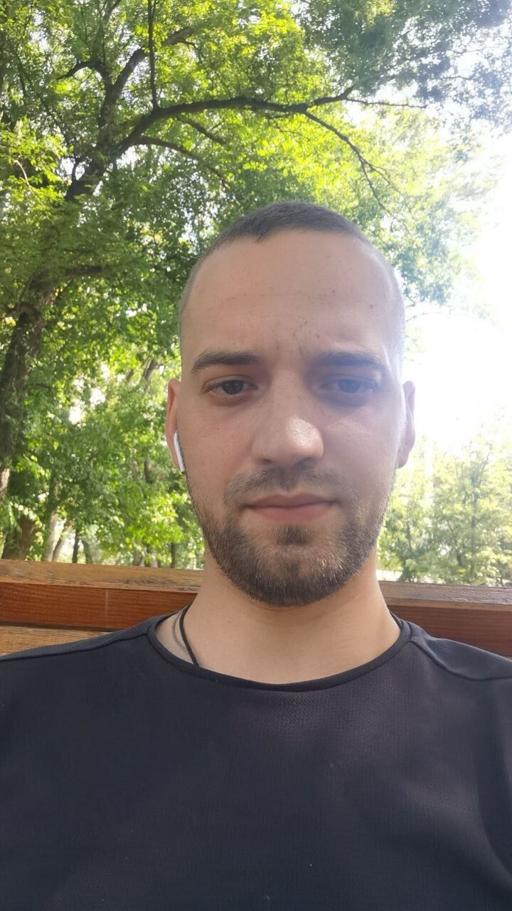  37258076  Anton, 29 ,    