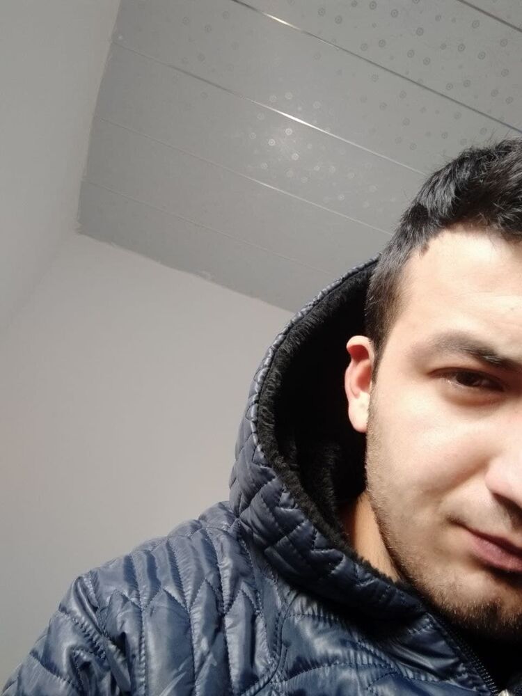  31618786  Khazim, 26 ,    