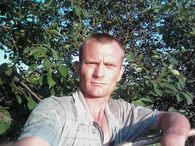  14614596  Serz, 48 ,    
